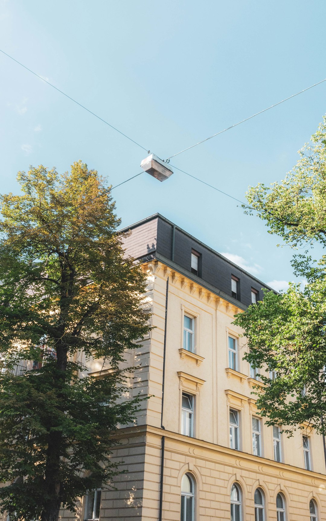 Innovationsbogen: Ein grünes Meisterwerk der Architektur in Augsburg