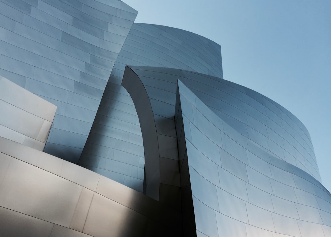 Abschied von Michael Cadwell: Ein Vermächtnis in Architektur und Lehre
